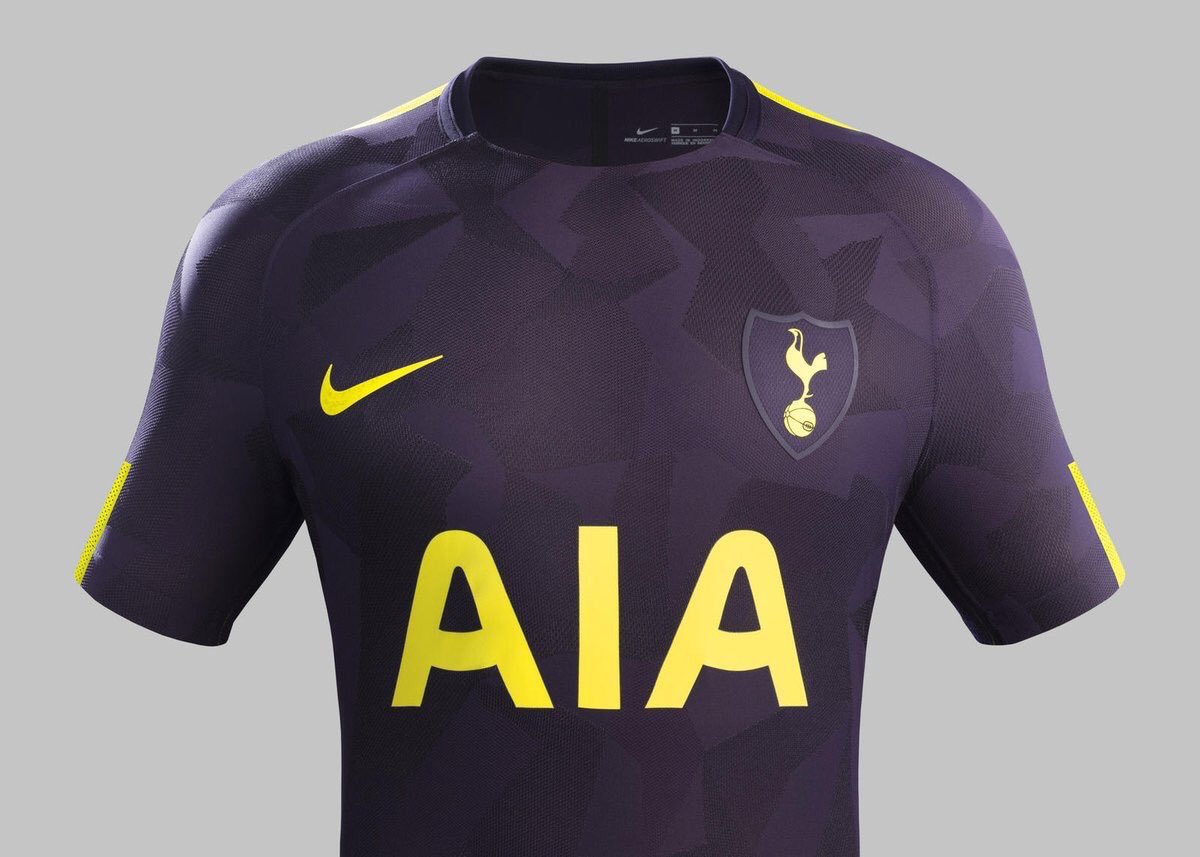 Is Nike s New Tottenham 17 18 Third Kit Useless Footy Headlines